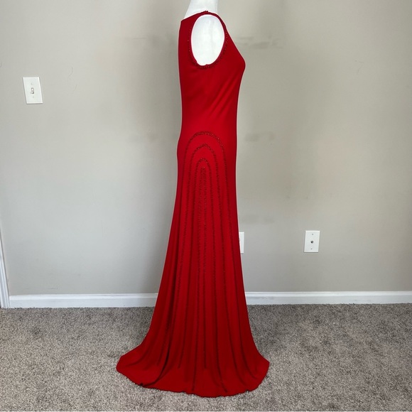 MAGGY LONDON BLACK LABEL BOAT NECK BEADED GOWN WITH TRAIN IN RED SIZE 8 - Picture 9 of 16